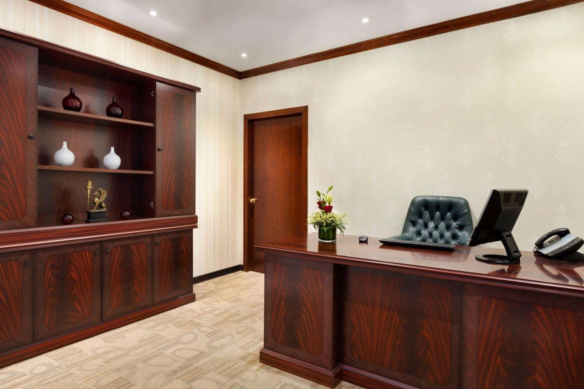 Hawthorn Suites By Wyndham Al Khobar Esterno foto